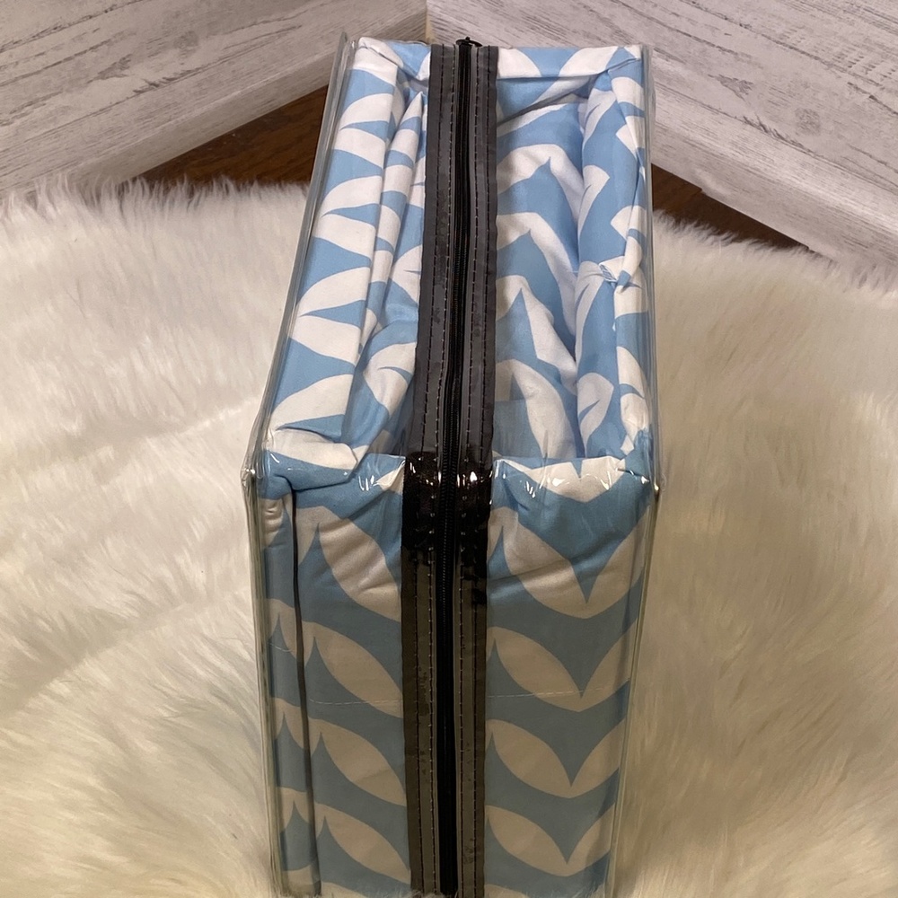 ✨FINAL RUN✨King 4pc Ice Blue Wave Bedsheets - Picture 3 of 5